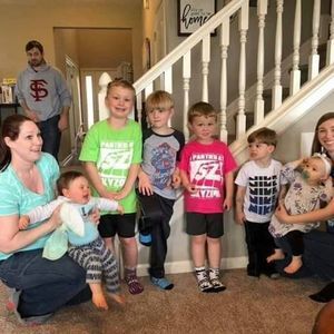 Meet your Posher, Mona